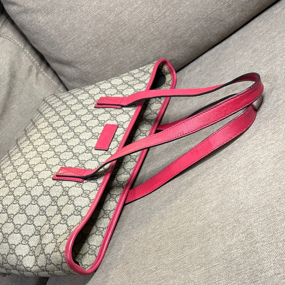 Gucci Beige GG Supreme Joy Tote with Pink Trim - Picture 11 of 15